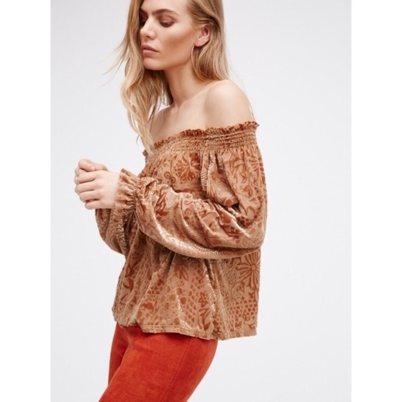 NWT!! FREE PEOPLE A Little Twist Off Shoulder Velvet Top Blouse Gold Brown Small - Picture 6 of 16